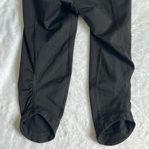 Lululemon Women's Capri Leggings Pants Size 4 Black Faded Polka Dot 14.5” Inseam - Picture 9 of 10